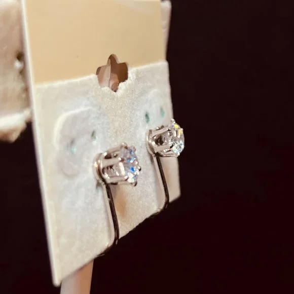 Silver Tone Cable Chain Necklace With Clear Glass Pendant & Earrings Set (3857) - Picture 10 of 10